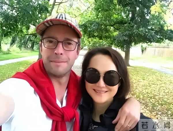 抛弃重病丈夫,甩掉著名导演,55岁再嫁比利时豪门的她现状怎样了
