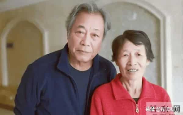 他是最干净的男演员，为妻息影12年，一生零绯闻，如今老到不敢认