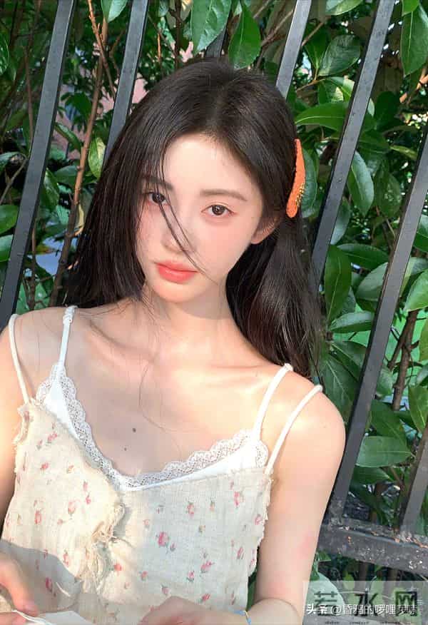 甜妹天花板 vs 四千年美女!田曦薇鞠婧祎谁更受网友喜欢?