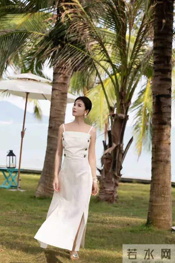 刘涛海滩靓丽风情