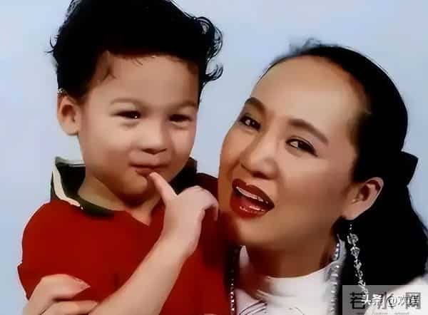 被老外骗婚“玩腻”后回国,早已不是中国籍的郑绪岚,如今怎样了