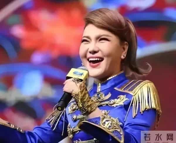 “躲汉子”乌兰图雅:从央视力捧到网友群嘲,42岁再陷陷桃色新闻