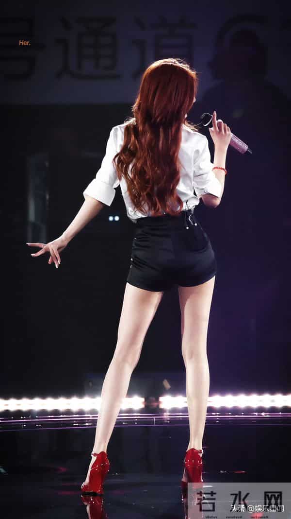 赵露思 成都生日会舞台现场，姐就是女王，自信满满放光芒！