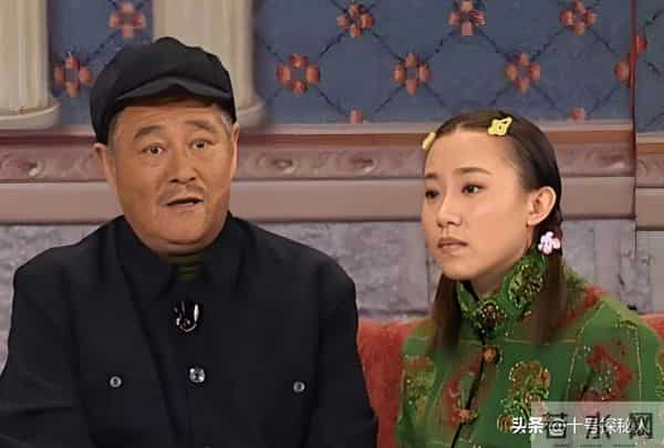 一手好牌打得稀烂！从春晚笑星到县城卖唱，丫蛋的今天怪不了别人