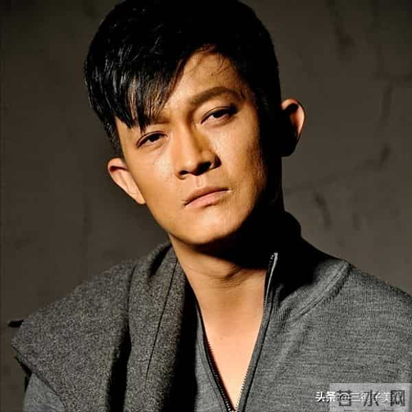 杨志刚：面瘫还结巴，却被哥哥捧了15年，如今兄弟俩成内娱清流