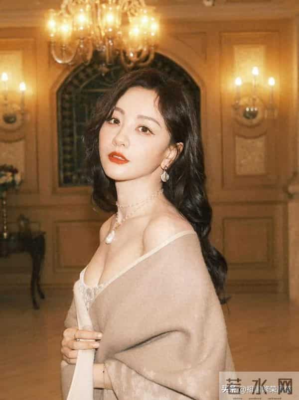 杨蓉：明艳如画，自在如风