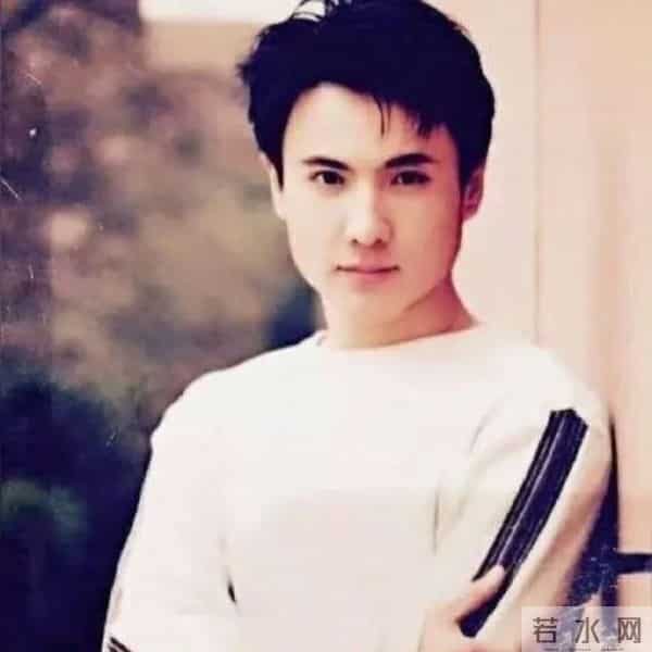 沈腾180cm实感暴击!同框名场面曝光,网友:原来不是“搞笑矮星