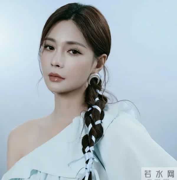 沈梦辰私密饭局曝光！亲手为汪涵盛汤，51岁涵哥胡子花白惊呆网友