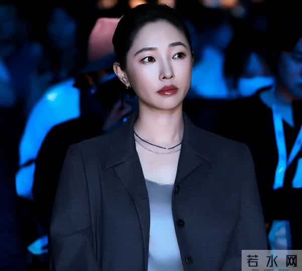 内娱潜规则将变天!大花公开维权只字不提影帝,阔太炮轰知名导演