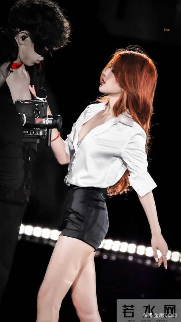 赵露思 成都生日会舞台现场，姐就是女王，自信满满放光芒！