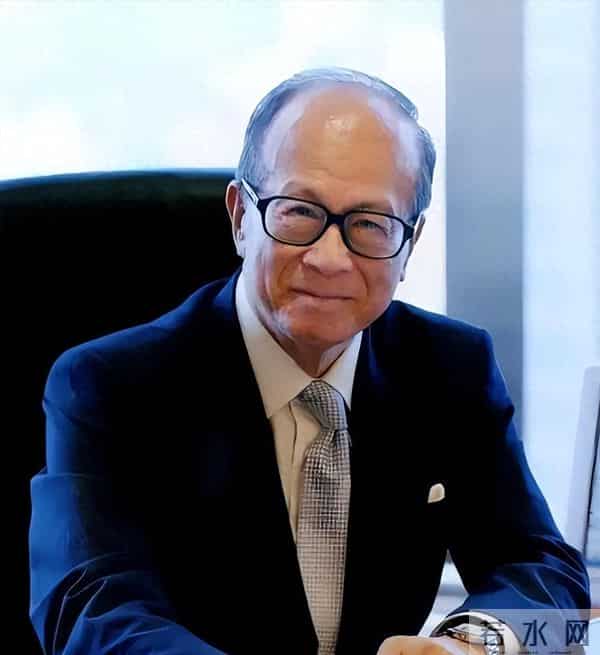 看到霍震霆担任火炬手后，才终于明白，为什么李嘉诚不被人待见