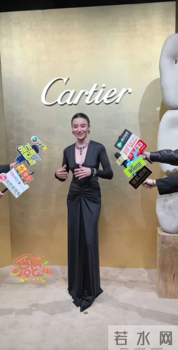 宋佳真是集性感与大气一体的女星 冷艳大气还附带着酷帅! 真的气质