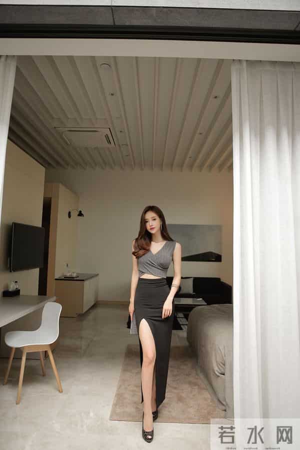 孙允珠 麻灰绞花娇小背心连衣裙