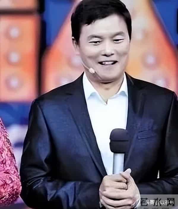 68岁曲协副主席:师从李金斗,二婚娶小30岁洋妻,生俩混血女儿