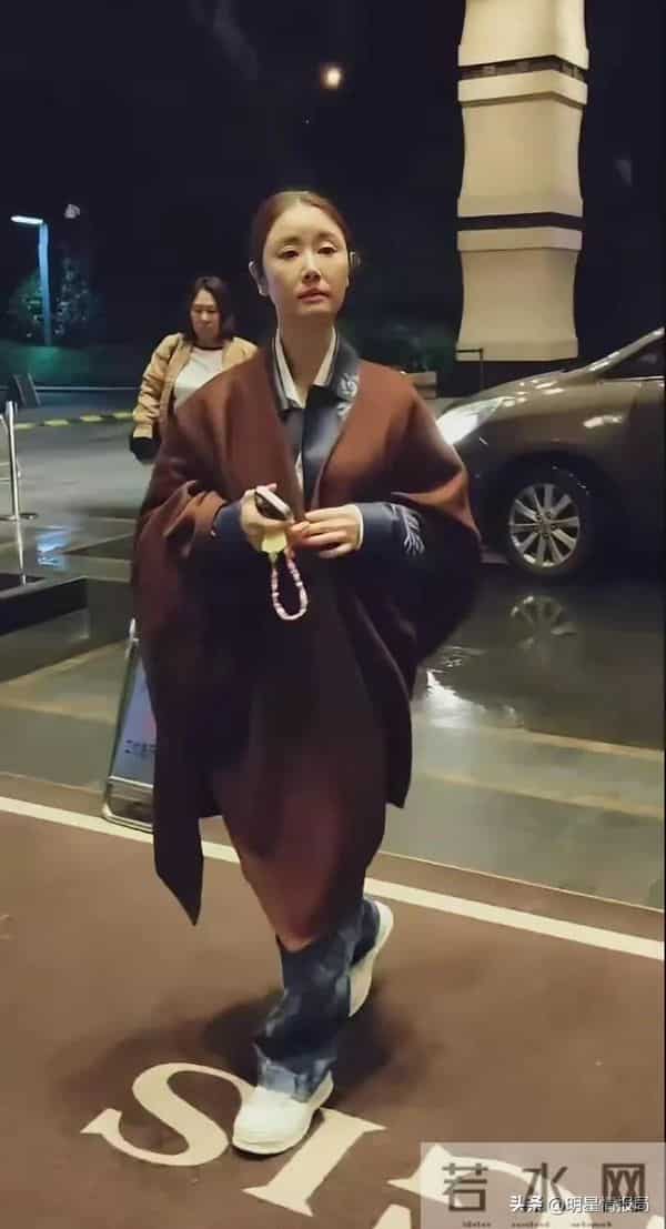 50岁林心如露脸怎么这样了，舍不得保养吗？