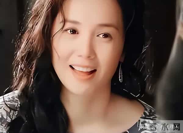 59岁蒋雯丽现状让人心酸，定居英国，又瘦又老：一代女神也落寞了