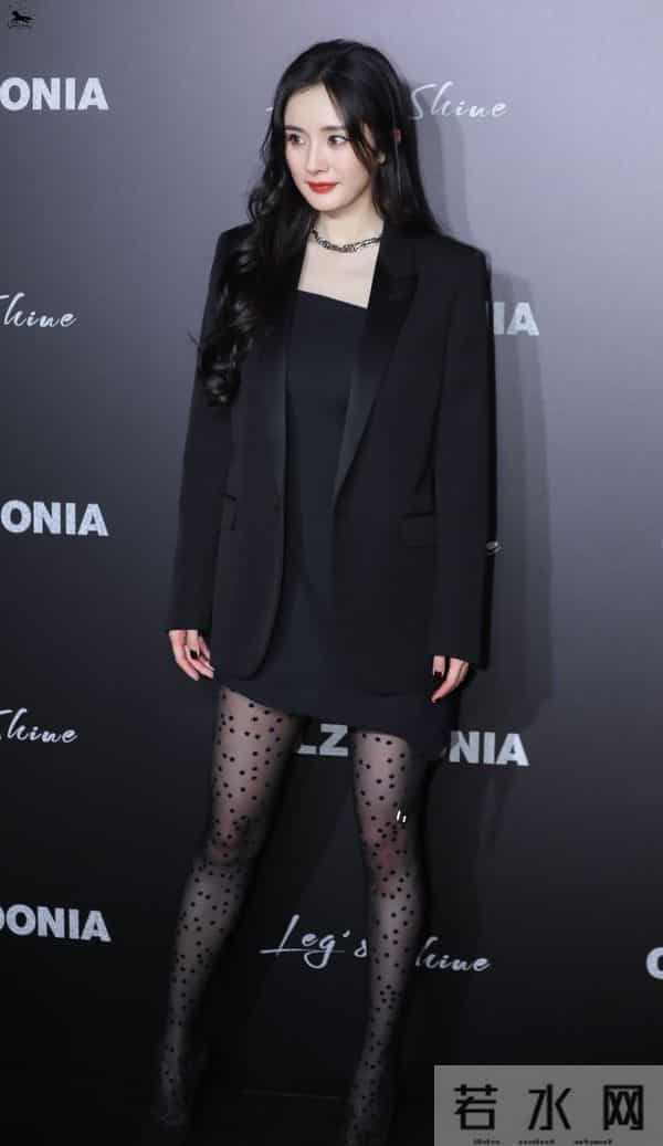 杨幂性感黑色大长腿