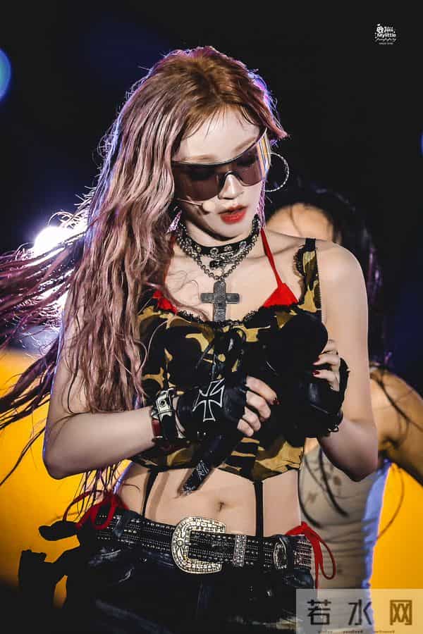 宋雨琦澳门音乐节舞台！女神今晚火力全开太辣了～