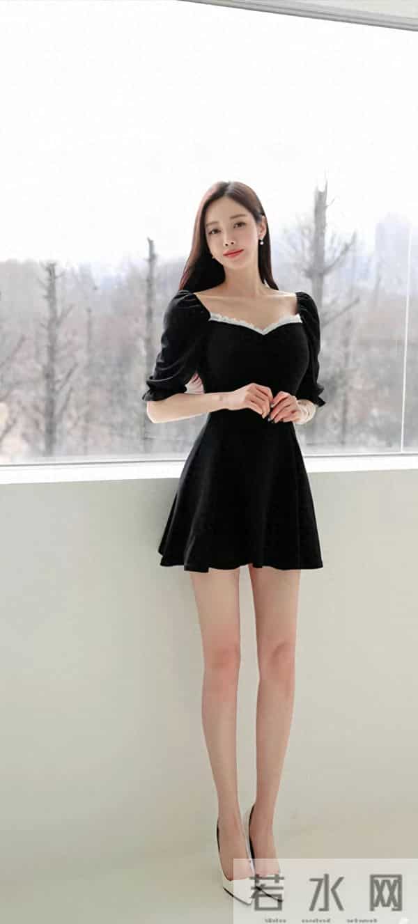 孙允珠黑色中袖连衣短裙，甜酷气质美到犯规