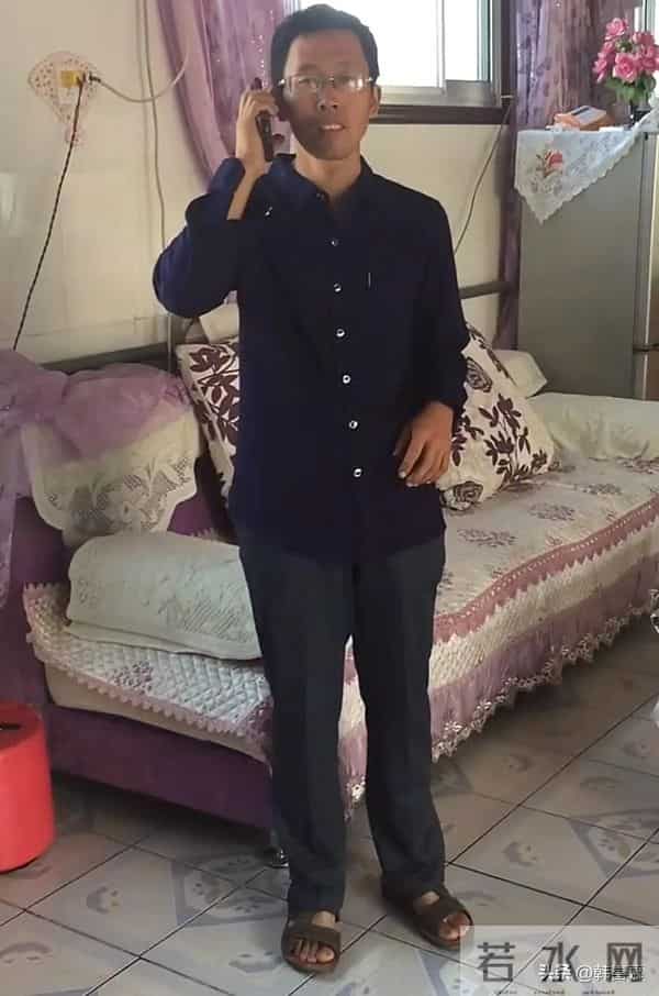 43岁歌手李根去世,唱快乐老家出名,一生未婚生子,现实版树先生