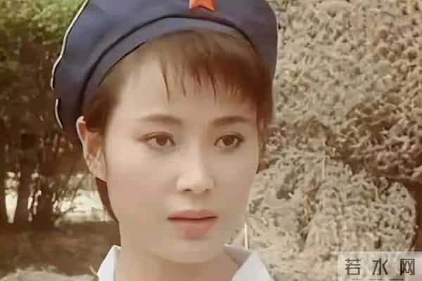 19岁嫁豪门，20岁生儿子，月子没坐完就逃离豪门，如今过得如何了