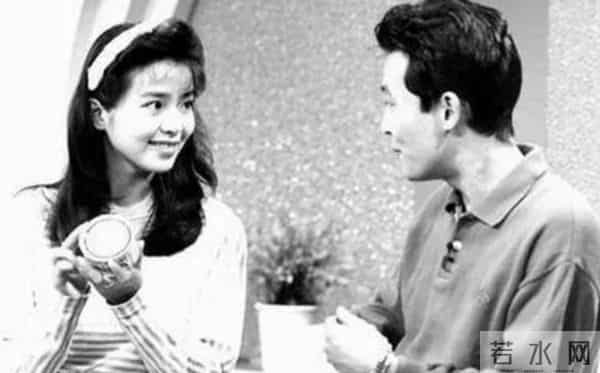 “央视一姐”朱迅的落寞，是整个主持界的悲哀，令人惋惜不已