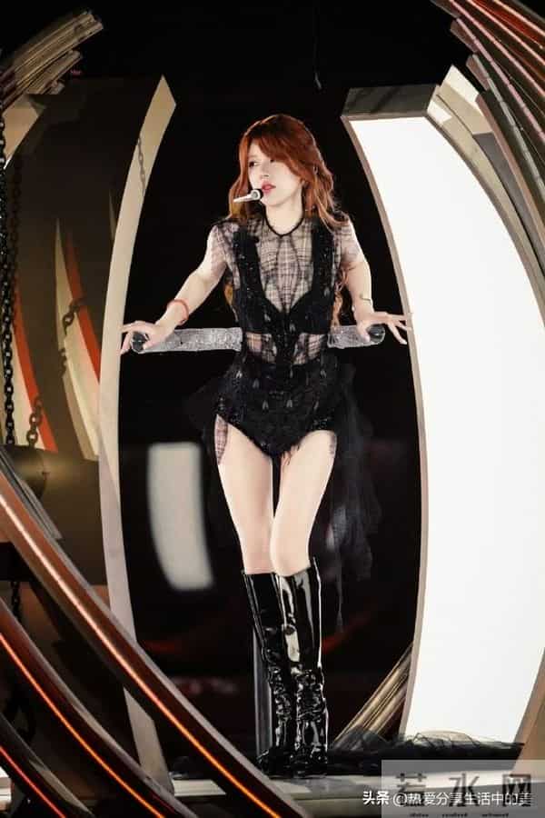 赵露思生日会现场化身顶级魅魔|蕾丝透视装+超短热裤