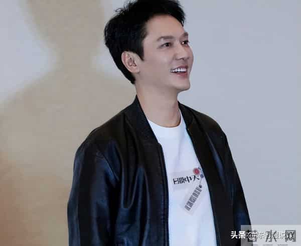 离婚4年，冯绍峰因颜值回春登上热搜，赵丽颖后悔了没？