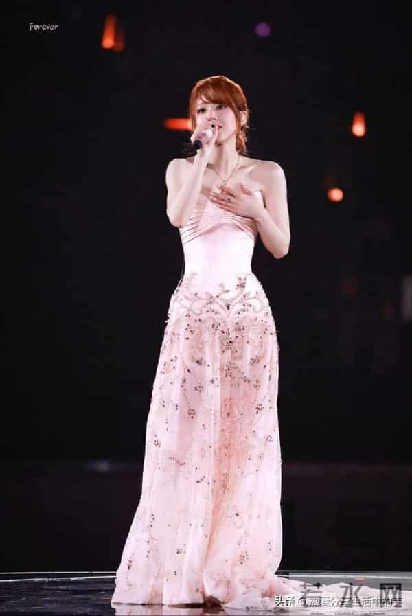 赵露思生日会现场化身顶级魅魔|蕾丝透视装+超短热裤