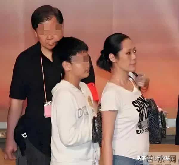 曾经的“乐坛天后”，被曝翻垃圾桶，曾力压王菲的她怎么活成这样