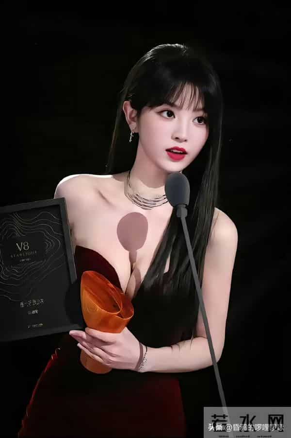 甜妹天花板 vs 四千年美女!田曦薇鞠婧祎谁更受网友喜欢?