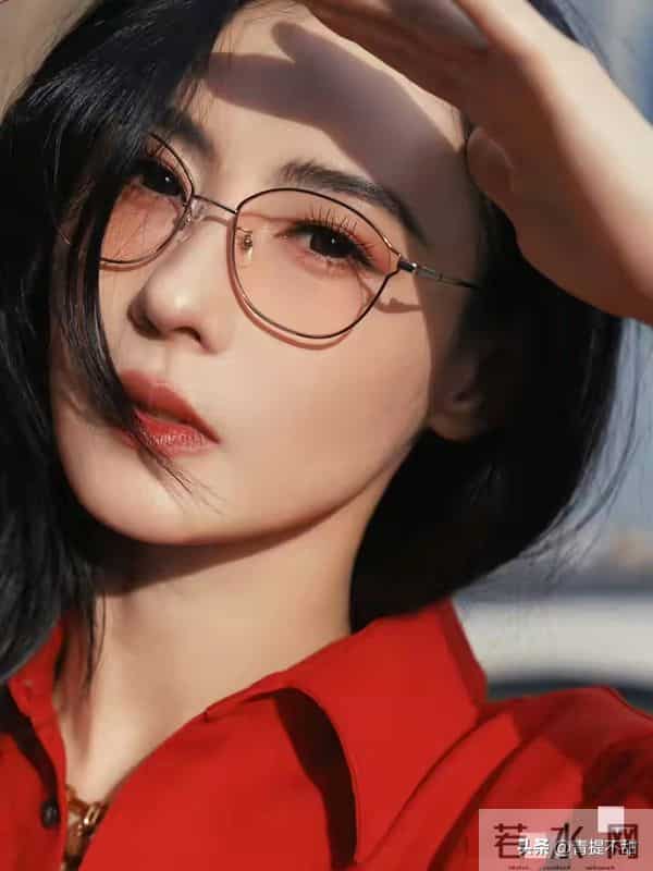 张柏芝的穿搭太绝了，40+姐姐风狠狠拿，不愧是初代港风女神！