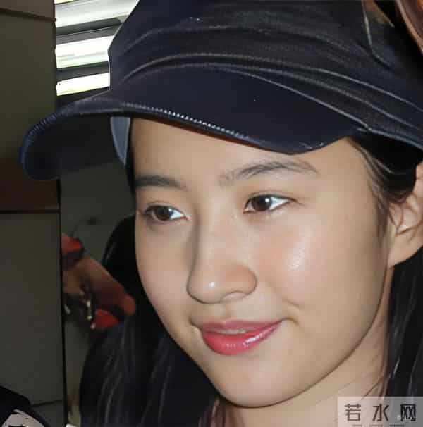 我的天！刘亦菲真人居然长这样？素颜我直接看傻了