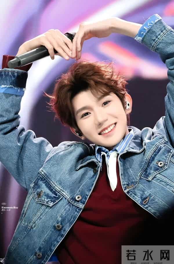 一场生日，戳穿25岁王源江湖地位，易烊千玺确实一个字都没说错