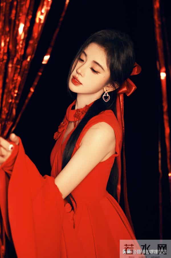 甜妹天花板 vs 四千年美女!田曦薇鞠婧祎谁更受网友喜欢?