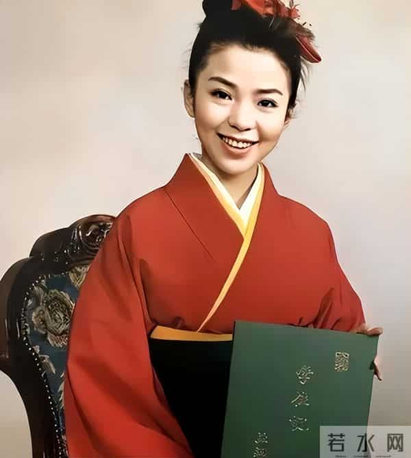 “央视一姐”朱迅的落寞，是整个主持界的悲哀，令人惋惜不已