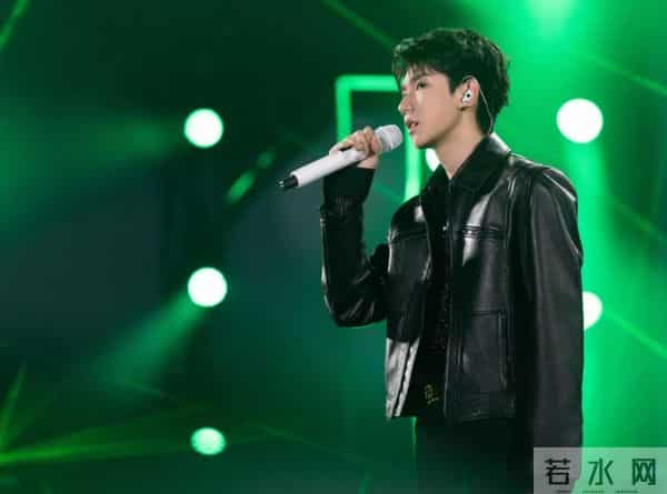 一场生日，戳穿25岁王源江湖地位，易烊千玺确实一个字都没说错