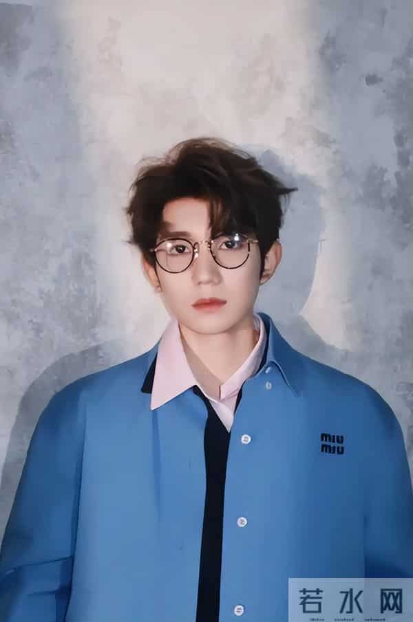 一场生日，戳穿25岁王源江湖地位，易烊千玺确实一个字都没说错