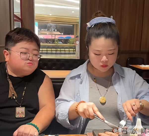 知名网红“阿呆”官宣生子,妻子小其11岁,有脑梗史仍坚持生育