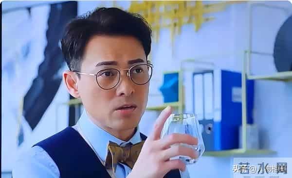 突发!香港知名男星哭着向网友求救,妻子患急性肝硬化没钱换肝.