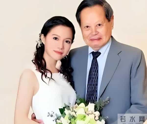杨振宁长子早已去世!看到49岁翁帆的"处境",难怪杨振宁为她铺路