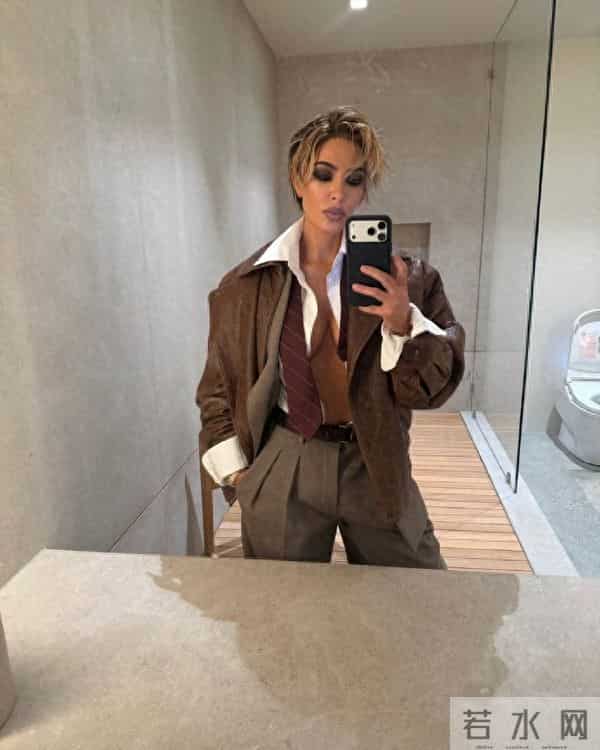 金卡戴珊帅气造型赏析