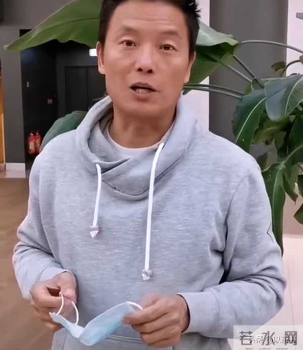 68岁曲协副主席:师从李金斗,二婚娶小30岁洋妻,生俩混血女儿