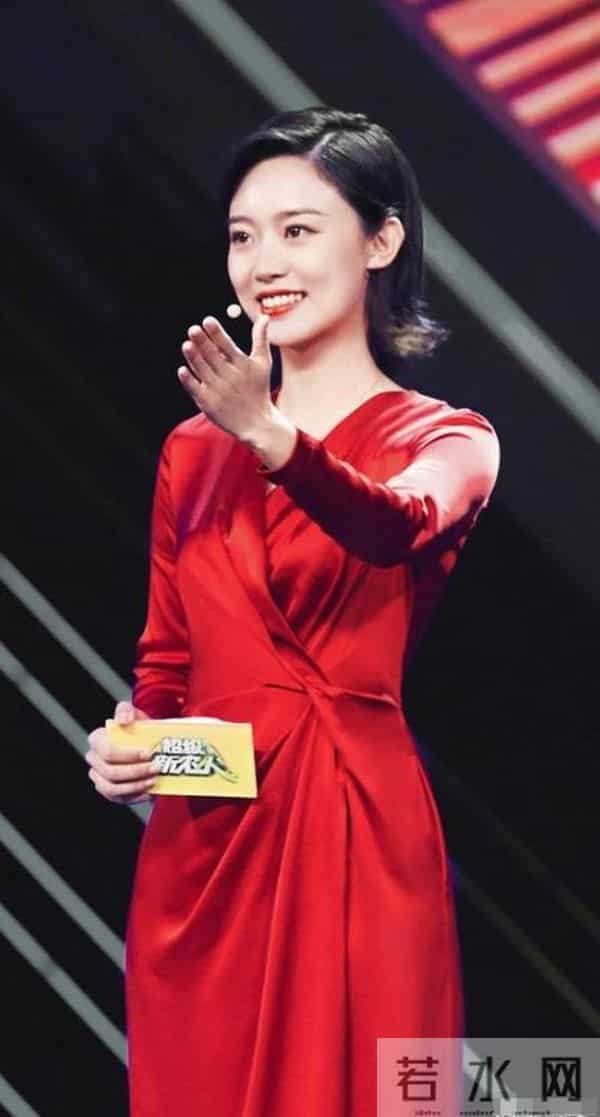 终究是梦醒了，不再被重用的央视主持人李七月，给内娱上了一课