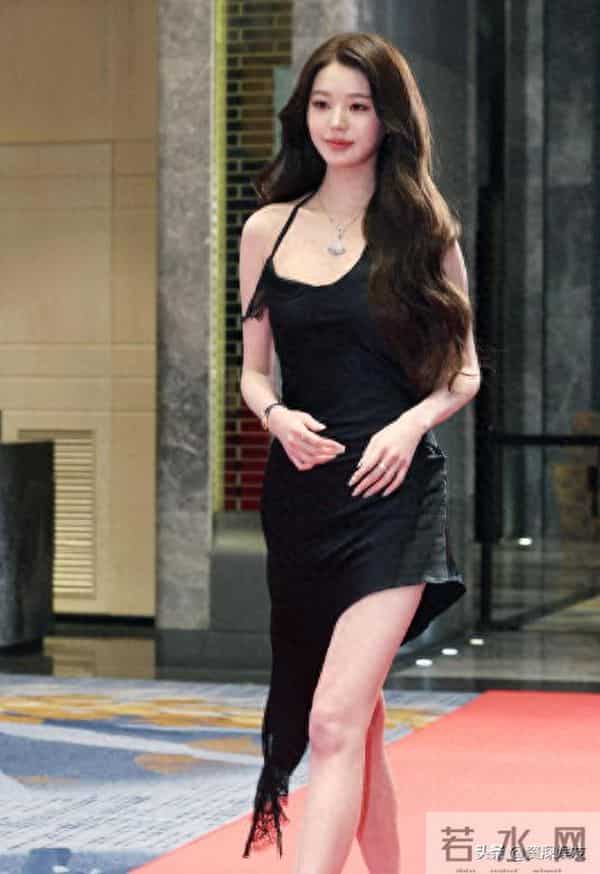 张元英的身材比例，这个腿部线条真迷人