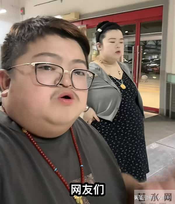 知名网红“阿呆”官宣生子,妻子小其11岁,有脑梗史仍坚持生育