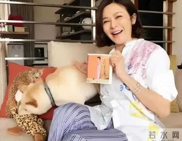 住着上亿豪宅，却无儿无女依靠弟弟养老，63岁的关之琳后悔过吗？