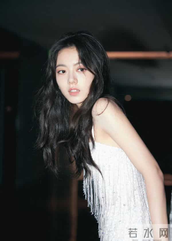 赵今麦 吊带短裙