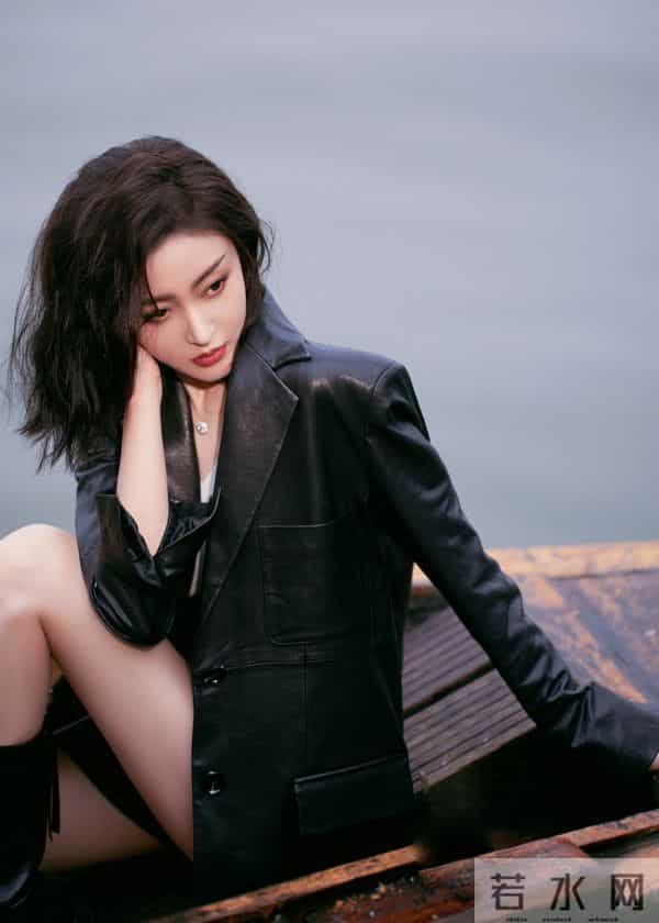 张天爱,太饱满了吧,人间水蜜桃,这样的女神谁能不爱,真的绝!