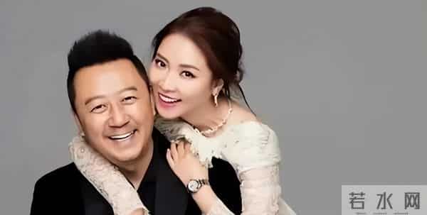 《父母爱情》没想到这俩是真夫妻，恩爱40年无绯闻，儿子也不简单